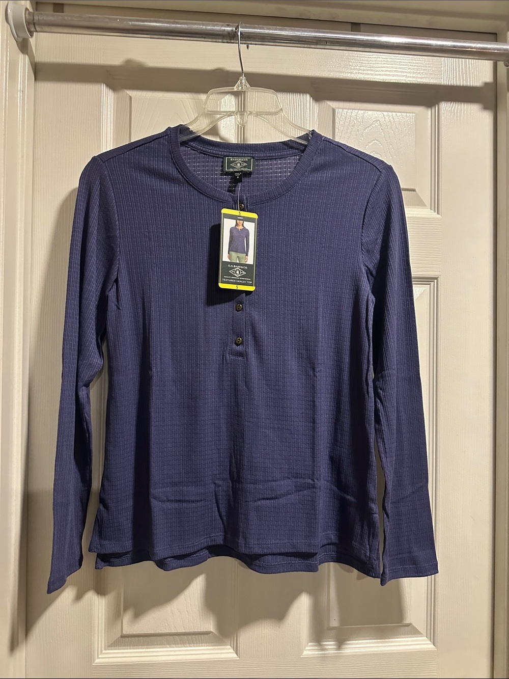 🆕 G.H. Bass & Co. Textured Henley Top Blue color Long Sleeve.